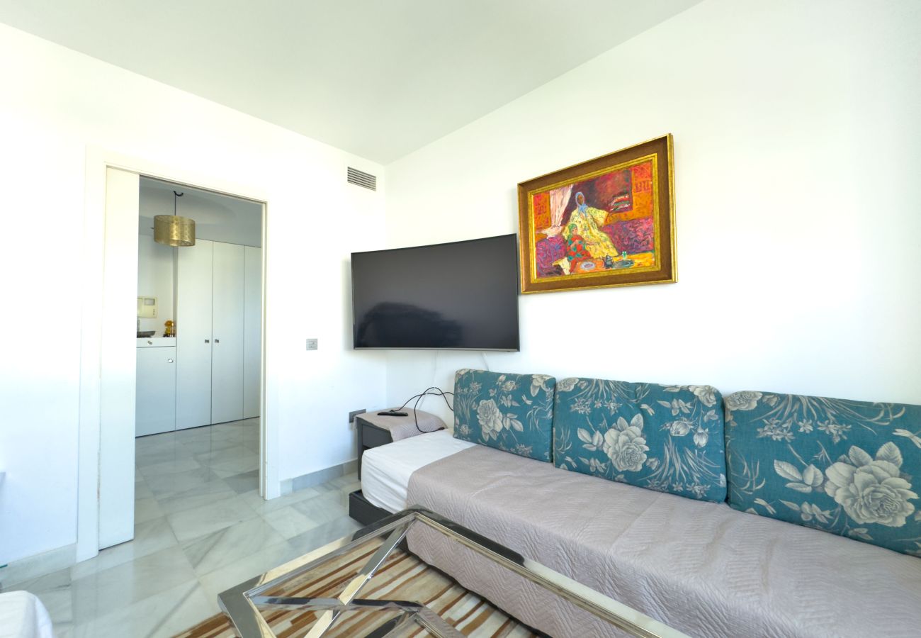 Ferienwohnung in Marbella - Moderno y Amplio Ático Dúplex en La Milla de Oro.
