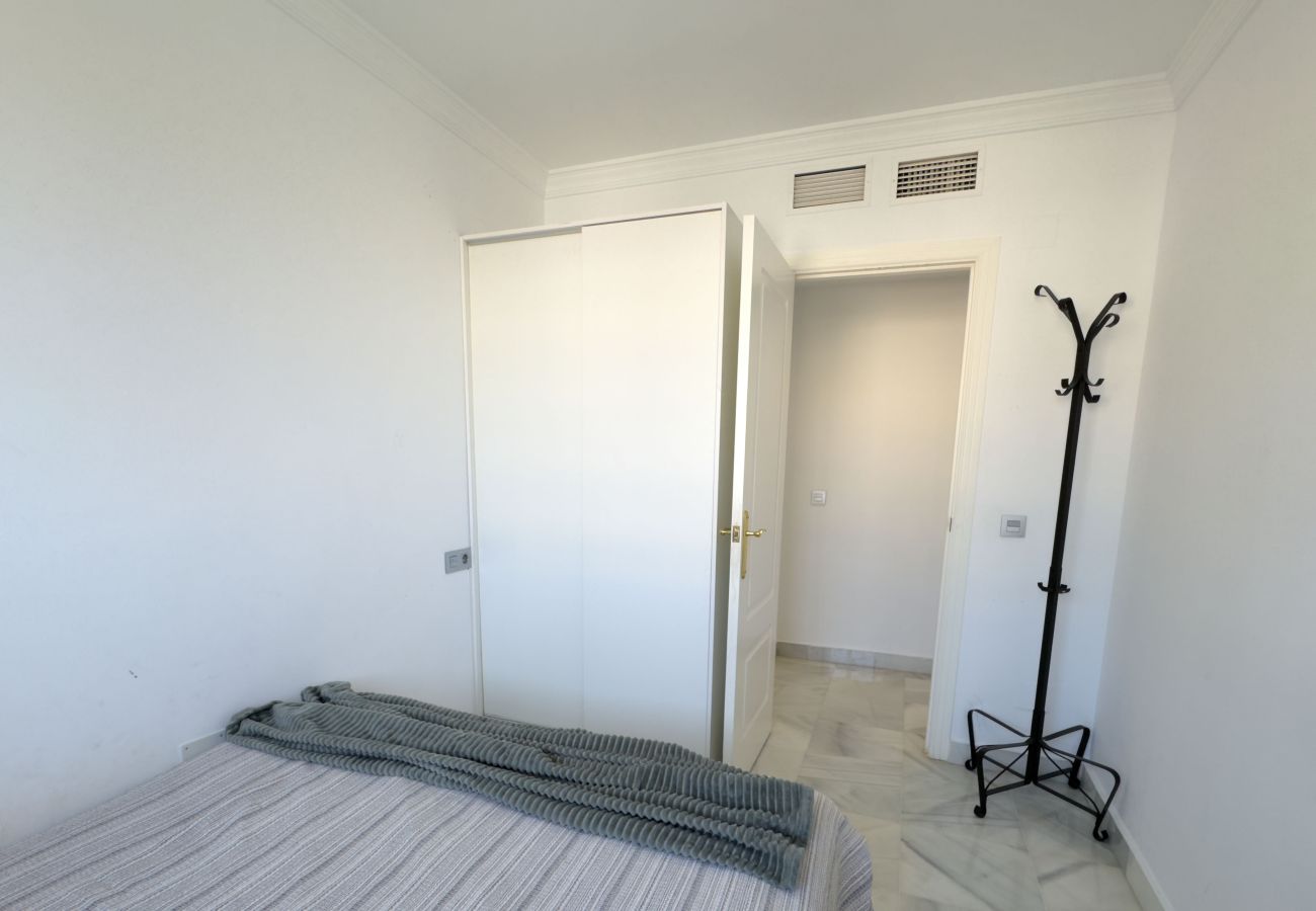 Ferienwohnung in Marbella - Moderno y Amplio Ático Dúplex en La Milla de Oro.