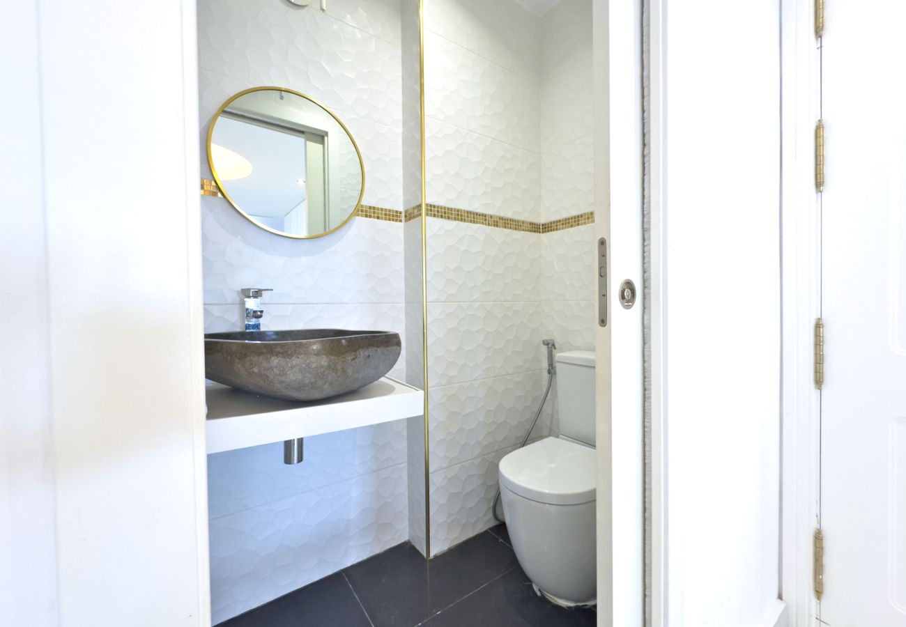 Ferienwohnung in Marbella - Moderno y Amplio Ático Dúplex en La Milla de Oro.