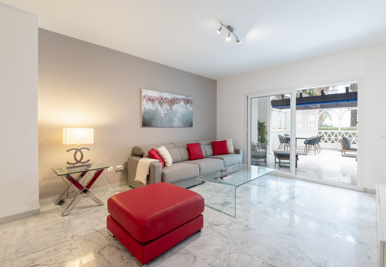 Ferienwohnung in Marbella - Apartamento de lujo en alquiler vacacional en Puerto Banús. 