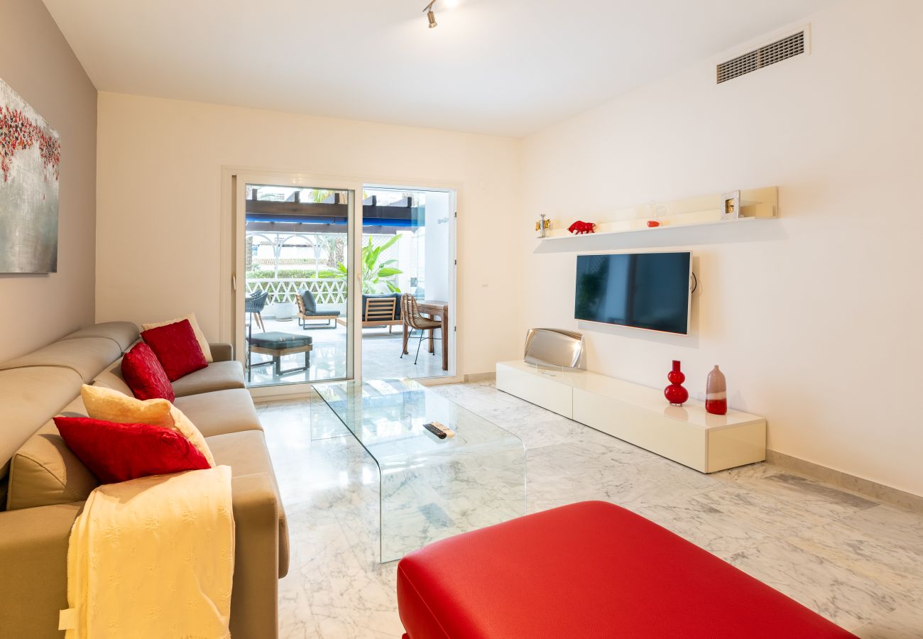 Ferienwohnung in Marbella - Apartamento de lujo en alquiler vacacional en Puerto Banús. 