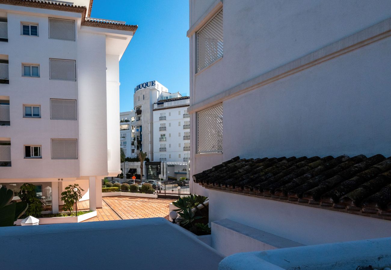 Ferienwohnung in Marbella - Apartamento de lujo en alquiler vacacional en Puerto Banús. 