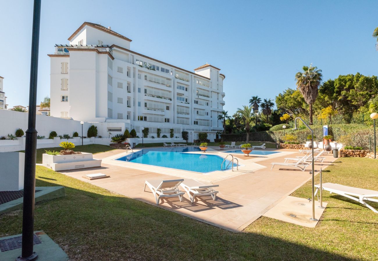 Ferienwohnung in Marbella - Apartamento de lujo en alquiler vacacional en Puerto Banús. 