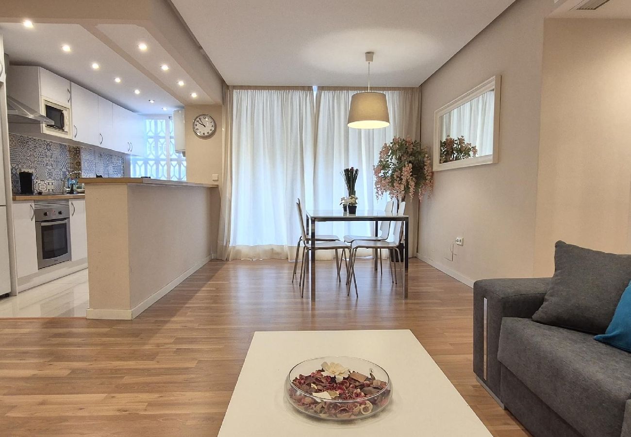 Apartment in Marbella - Cozy Holiday Apartment in Marbella center.