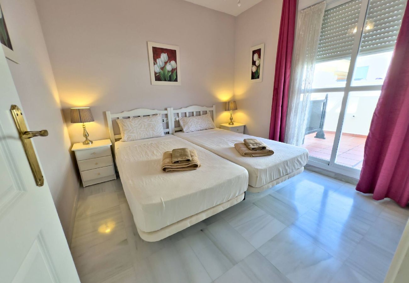 Apartment in Marbella - Modern Holiday Apartment near Puerto Banus-Beach. 