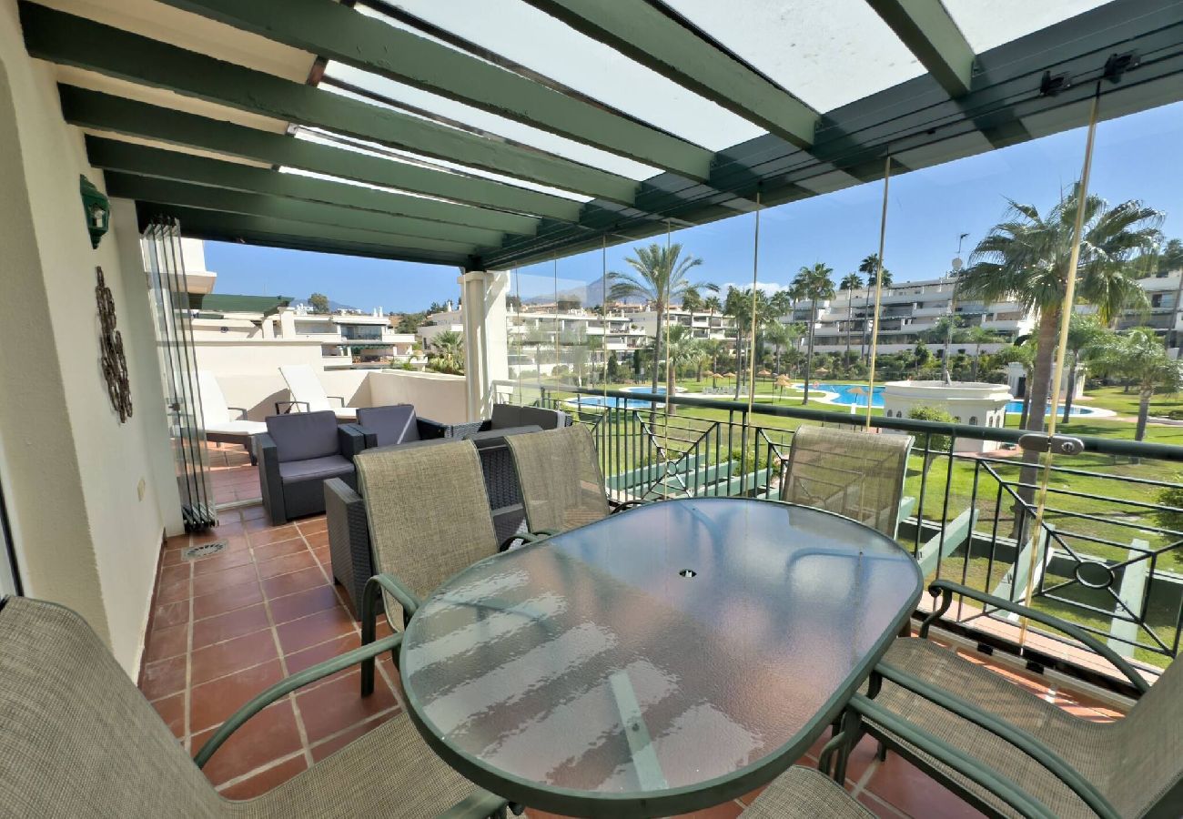 Apartment in Marbella - Modern Holiday Apartment near Puerto Banus-Beach. 