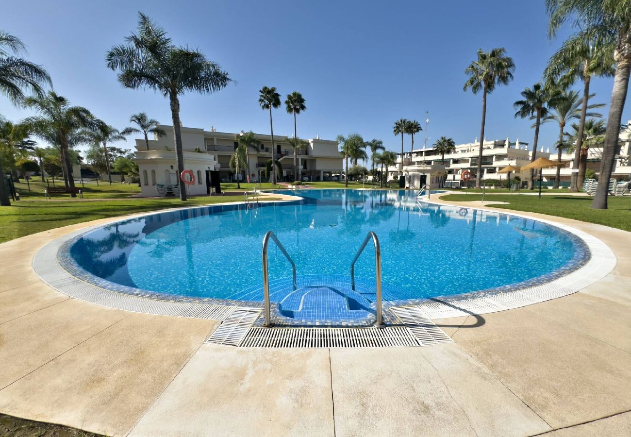 Apartment in Marbella - Modern Holiday Apartment near Puerto Banus-Beach. 