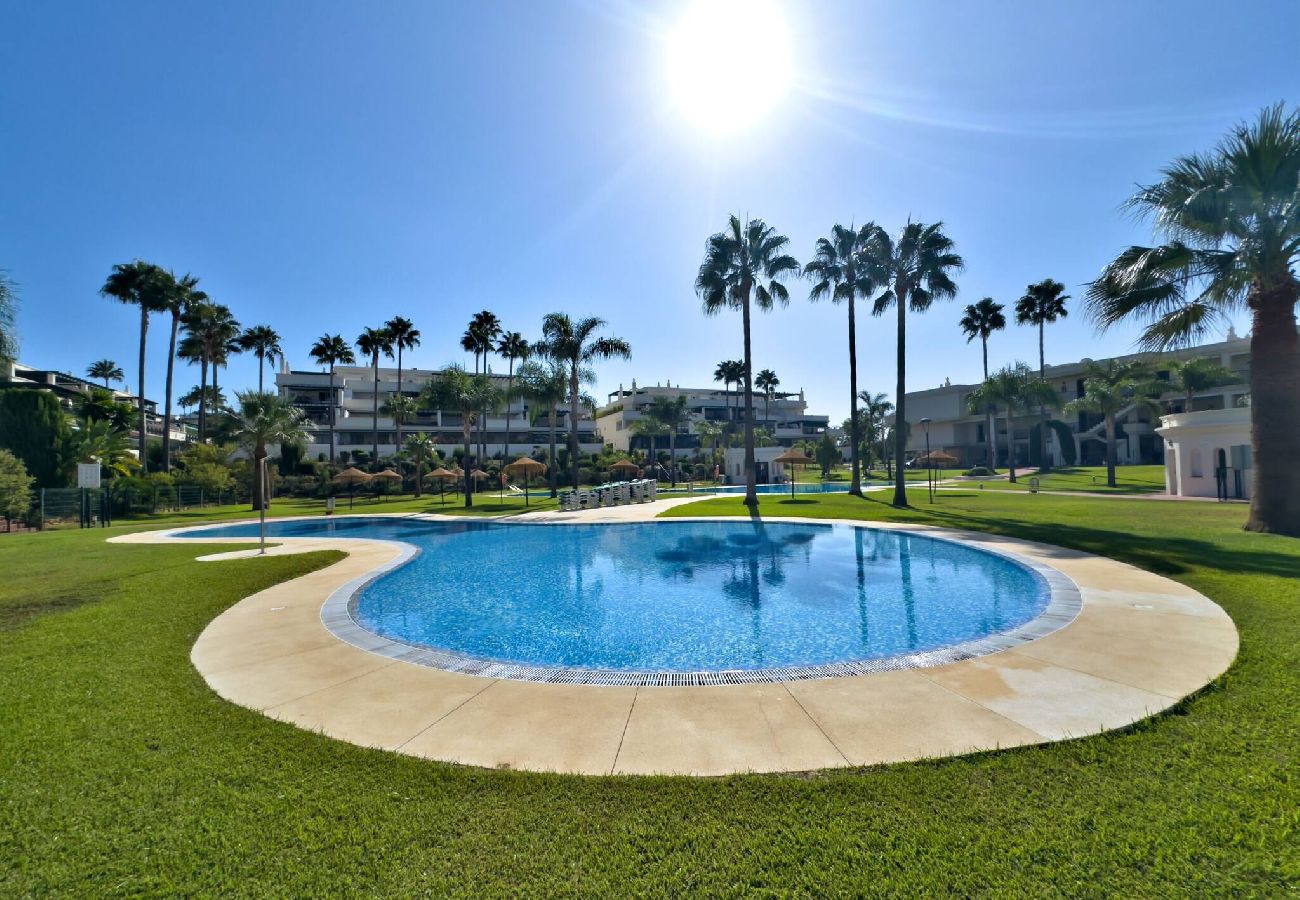 Apartment in Marbella - Modern Holiday Apartment near Puerto Banus-Beach. 