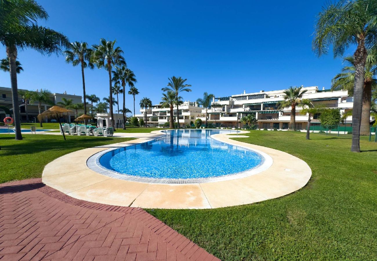 Apartment in Marbella - Modern Holiday Apartment near Puerto Banus-Beach. 