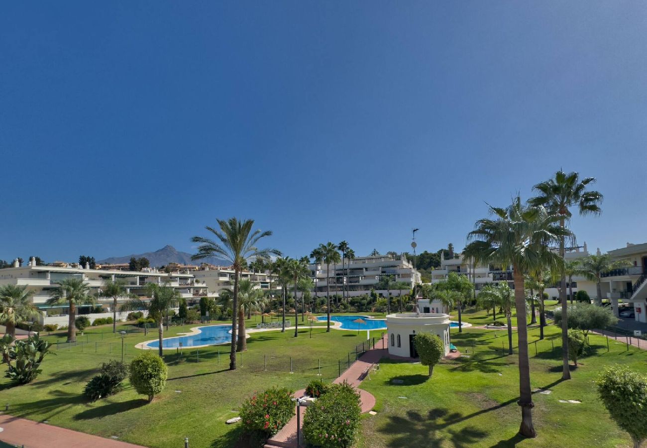 Apartment in Marbella - Modern Holiday Apartment near Puerto Banus-Beach. 