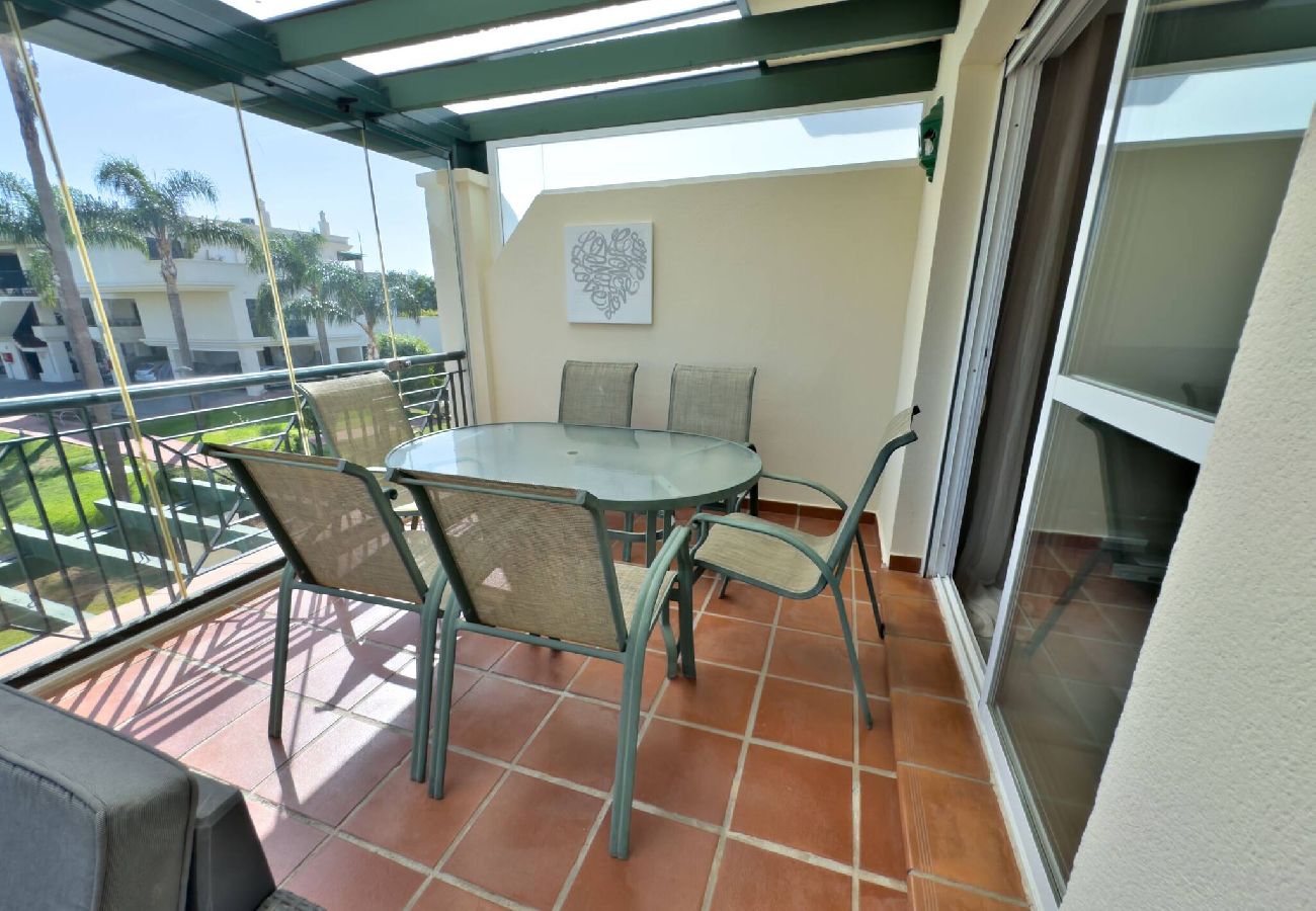 Apartment in Marbella - Modern Holiday Apartment near Puerto Banus-Beach. 