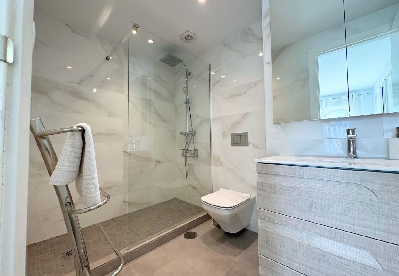 Apartment in Marbella - Lor 31C.Modern South Facing Apartment in Locrimar. 