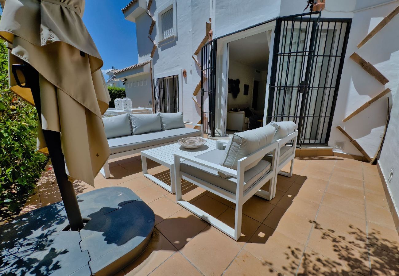 Townhouse in Marbella - Corner Townhouse Next to Golf in Marbella. 