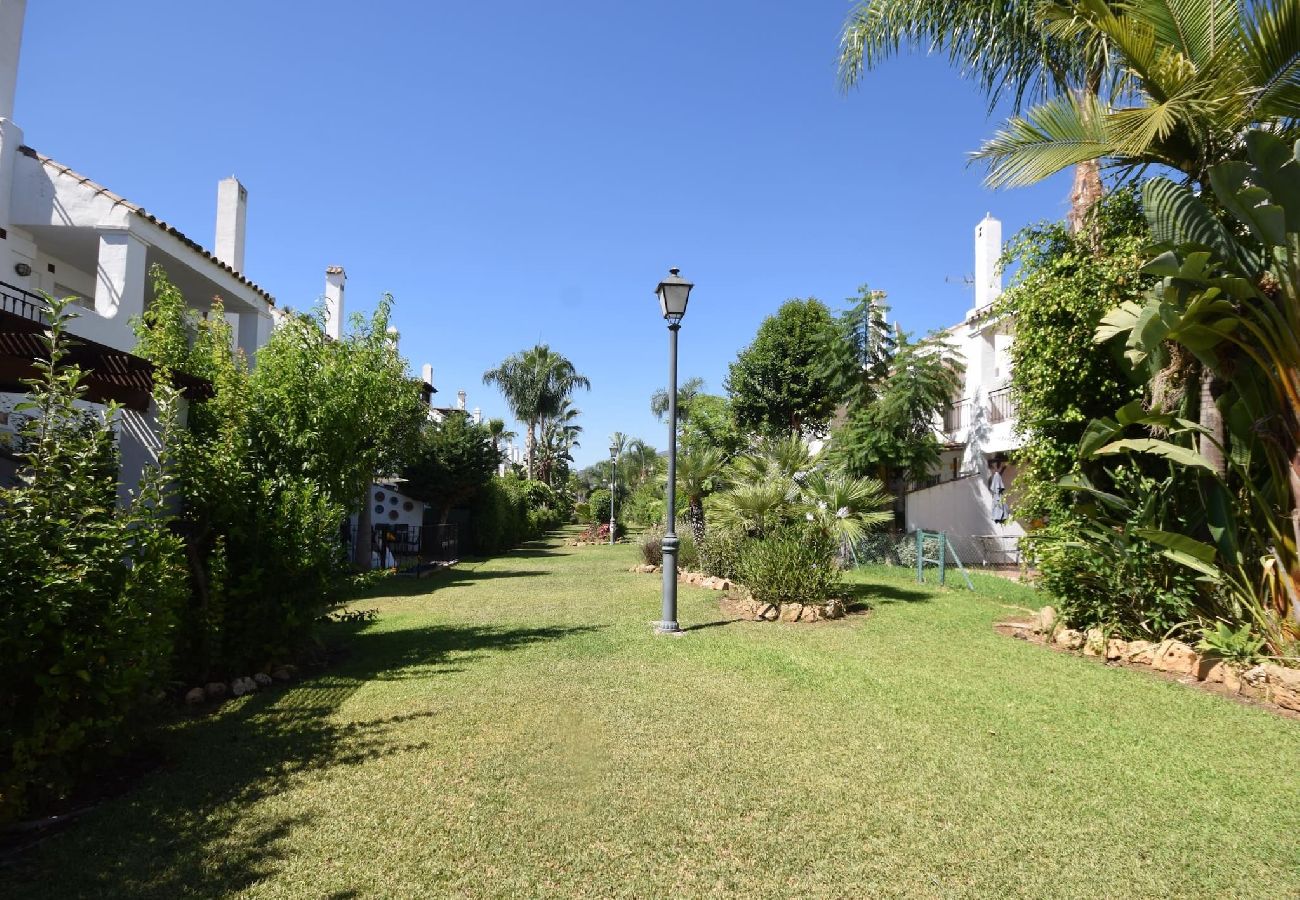 Townhouse in Marbella - semi-detached house in Los Naranjos de Marbella 