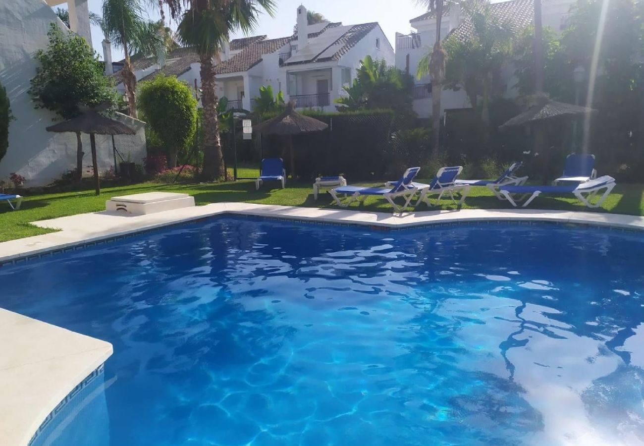 Townhouse in Marbella - semi-detached house in Los Naranjos de Marbella 