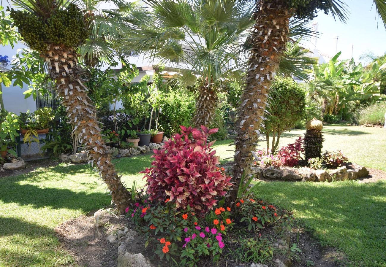 Townhouse in Marbella - semi-detached house in Los Naranjos de Marbella 