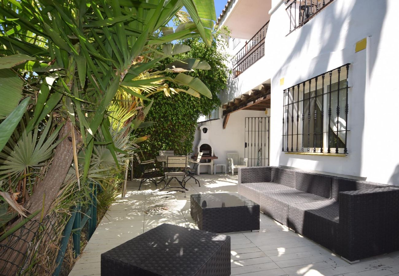 Townhouse in Marbella - semi-detached house in Los Naranjos de Marbella 