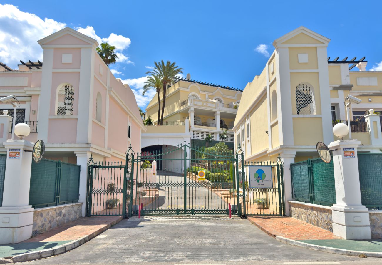 Apartment in Marbella - Dream Getaway in Aloha Garden, Marbella