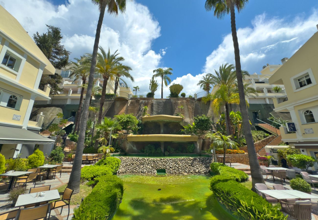 Apartment in Marbella - Dream Getaway in Aloha Garden, Marbella