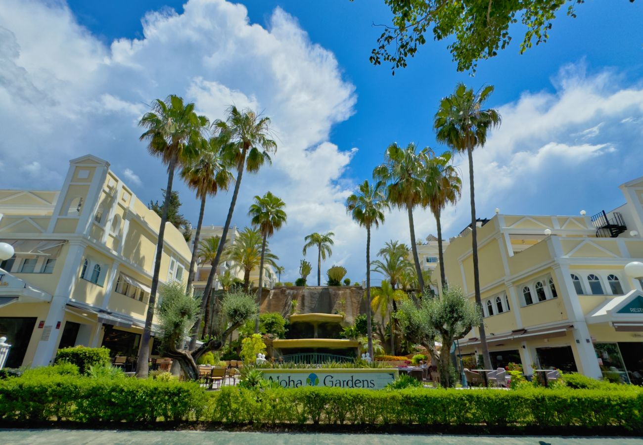Apartment in Marbella - Dream Getaway in Aloha Garden, Marbella