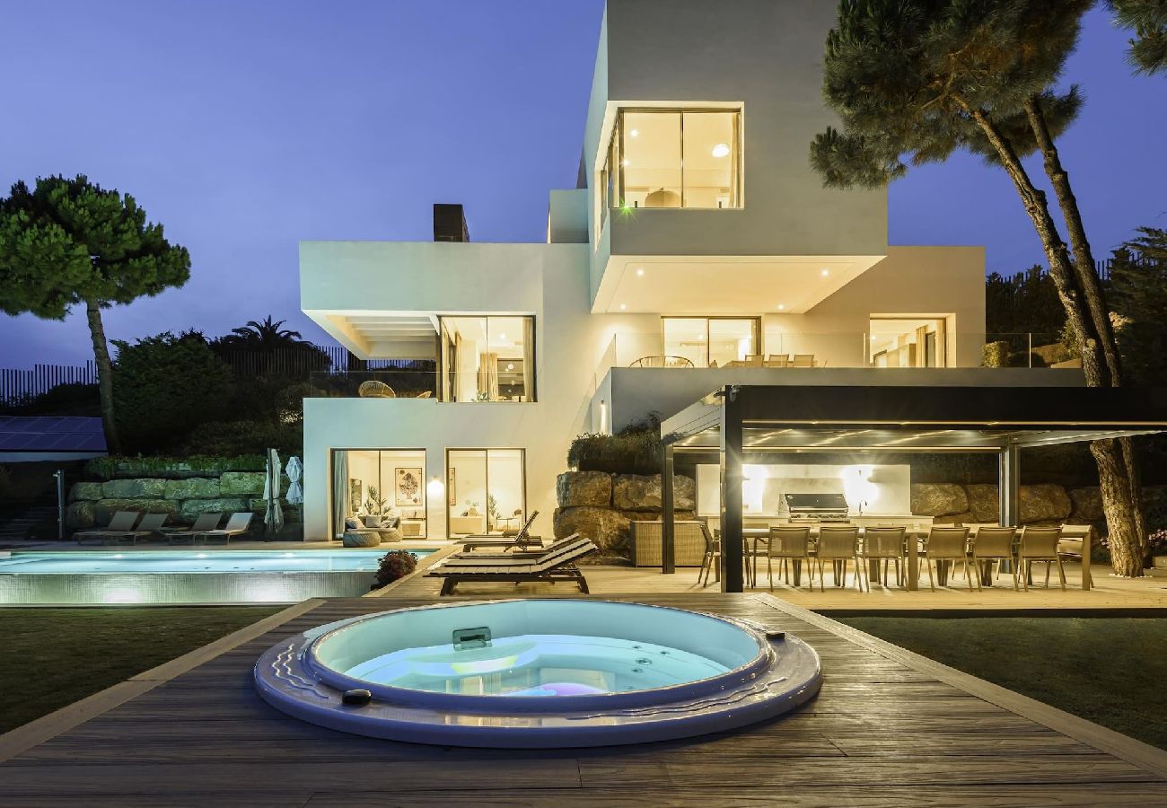 Villa in Benahavís - Villa Condor: A Jewel of Exclusivity and Modernity 