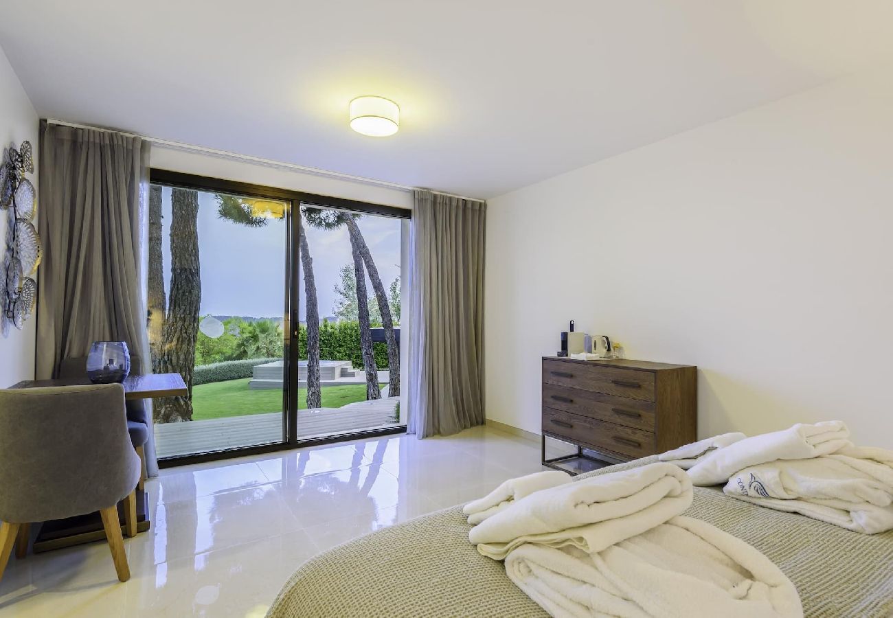 Villa in Benahavís - Villa Condor: A Jewel of Exclusivity and Modernity 