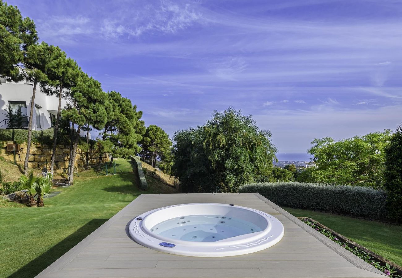 Villa in Benahavís - Villa Condor: A Jewel of Exclusivity and Modernity 