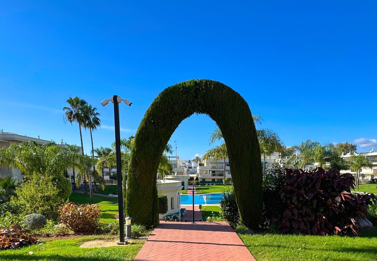 Apartment in Marbella - Lorcrimar 2F. Modern Holiday Apartment in Banus.