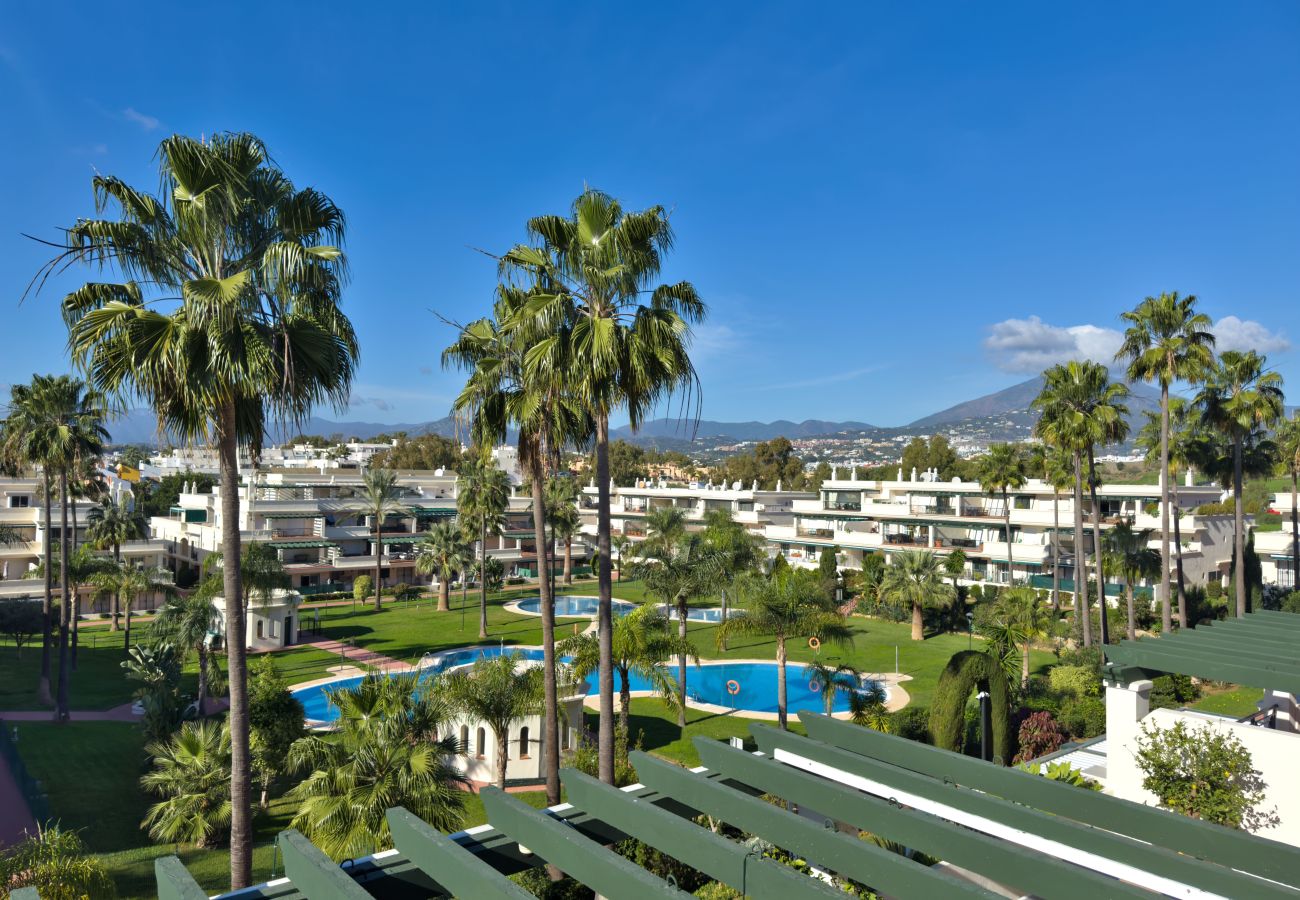 Apartment in Marbella - Lorcrimar 2F. Modern Holiday Apartment in Banus.