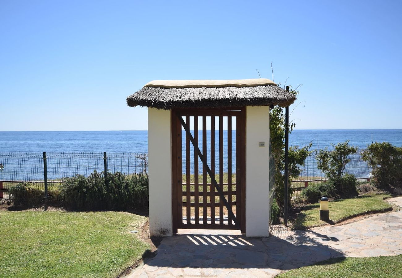 Apartment in Mijas Costa - Stunning Apartment in Mi Capricho, Calahonda.