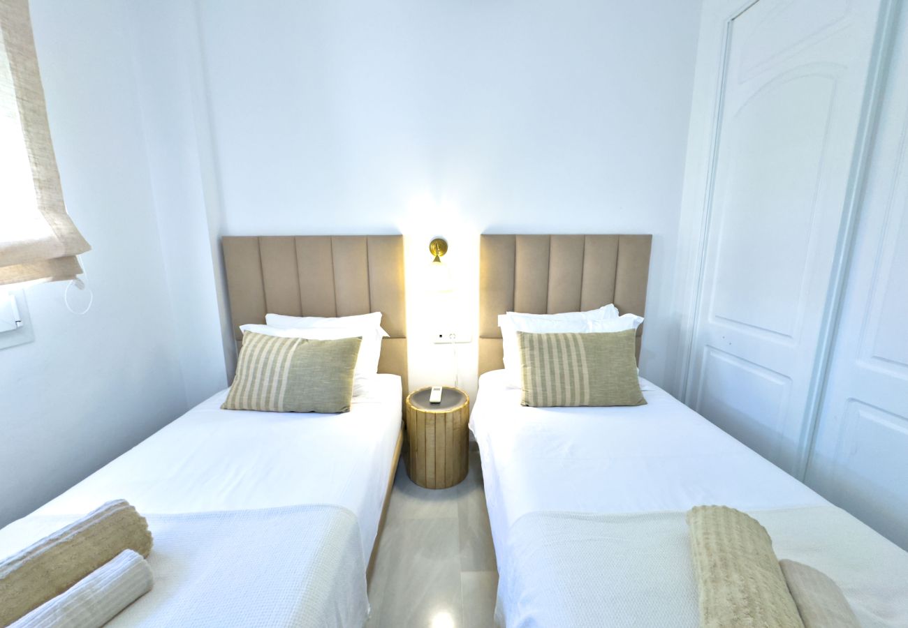 Apartment in Mijas Costa - Stunning Apartment in Mi Capricho, Calahonda.