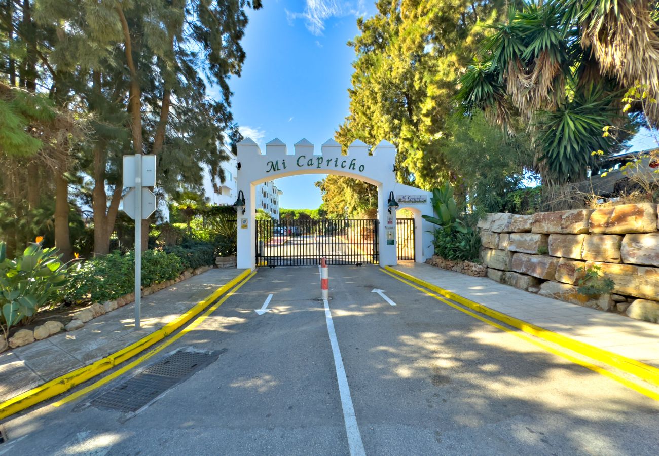 Apartment in Mijas Costa - Stunning Apartment in Mi Capricho, Calahonda.