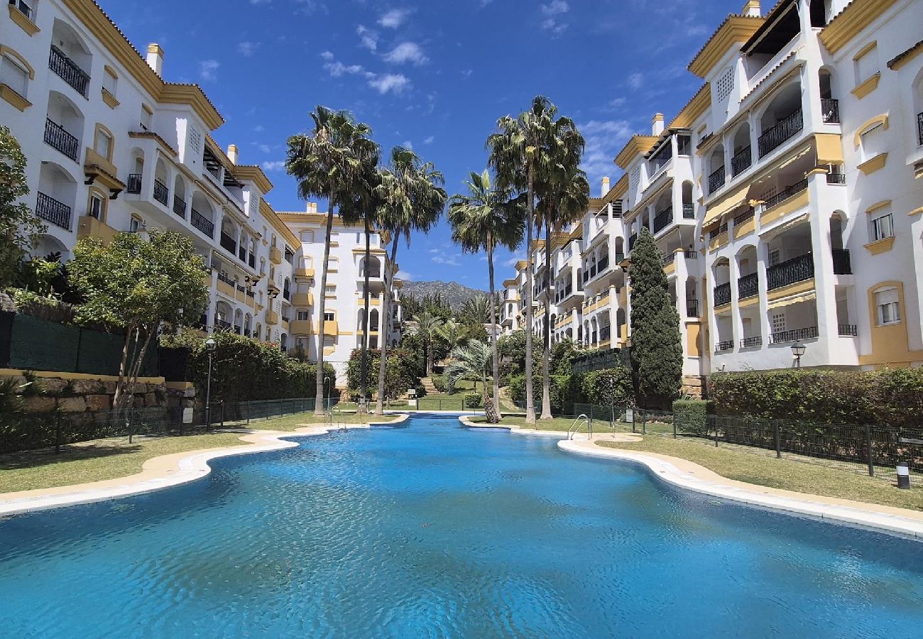 Apartment in Marbella - Moderm Holiday Duplex Penthouse in Golden Mile. 