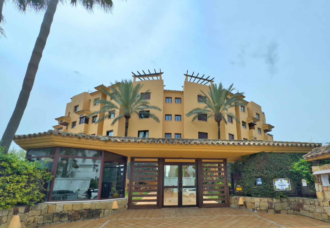 Apartment in Estepona - Spacious 3-Bedroom Apartment by the Beach – Costalita, Estepona