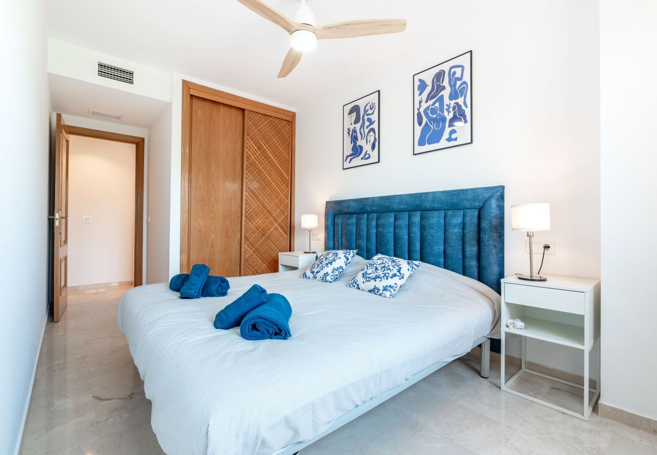 Apartment in Estepona - Spacious 3-Bedroom Apartment by the Beach – Costalita, Estepona