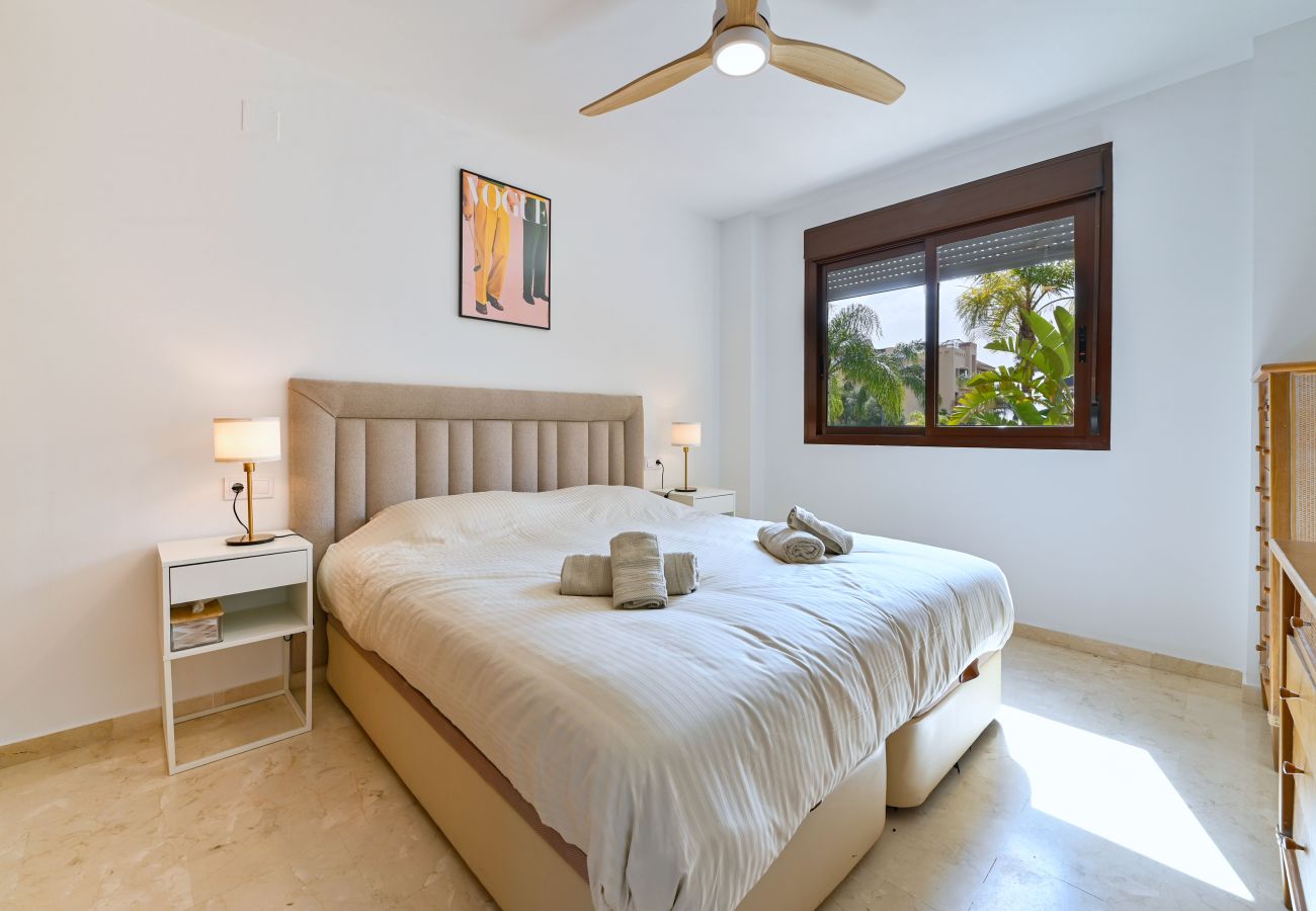 Apartment in Estepona - Spacious 3-Bedroom Apartment by the Beach – Costalita, Estepona