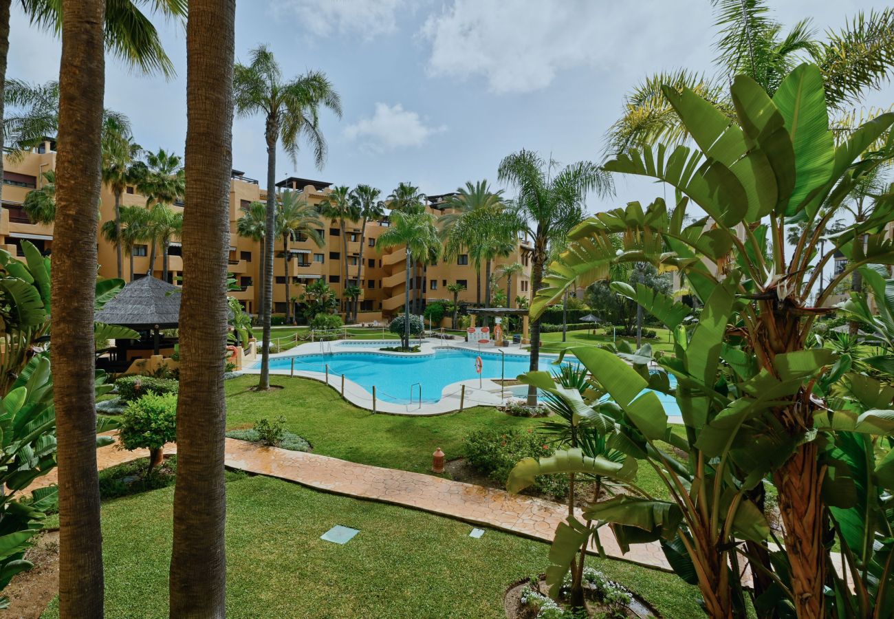 Apartment in Estepona - Spacious 3-Bedroom Apartment by the Beach – Costalita, Estepona