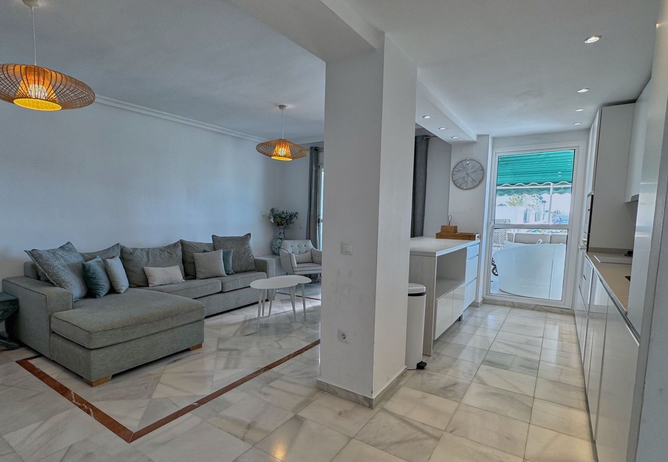 Апартаменты на Марбелья / Marbella - Lor 31C.Moderno Apartamento Orientado al Sur en Locrimar. 
