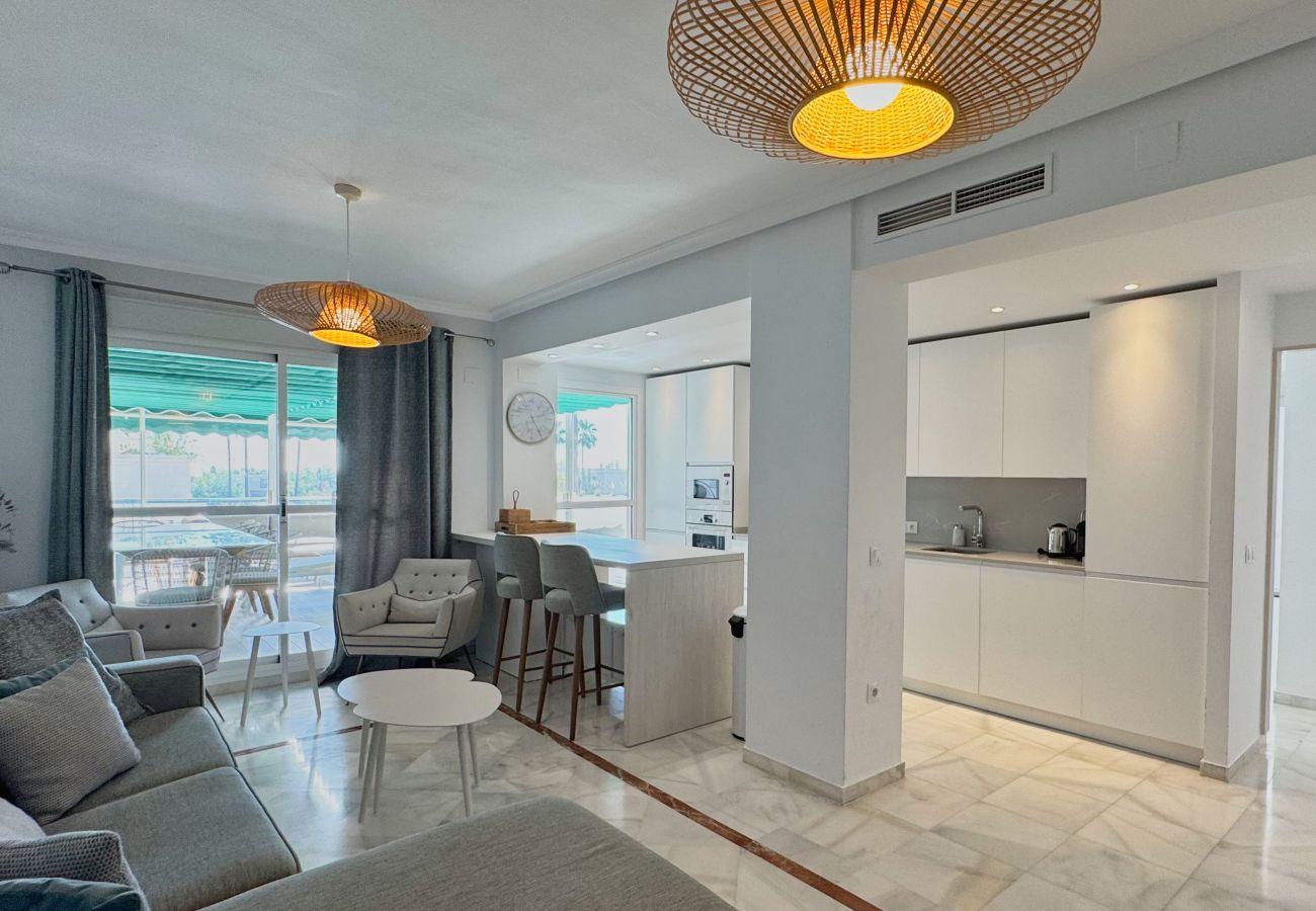 Апартаменты на Марбелья / Marbella - Lor 31C.Moderno Apartamento Orientado al Sur en Locrimar. 